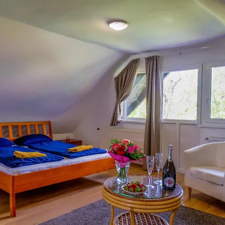 Lakeside Harmony Garden Сasa de vacaciones Balatonfüred